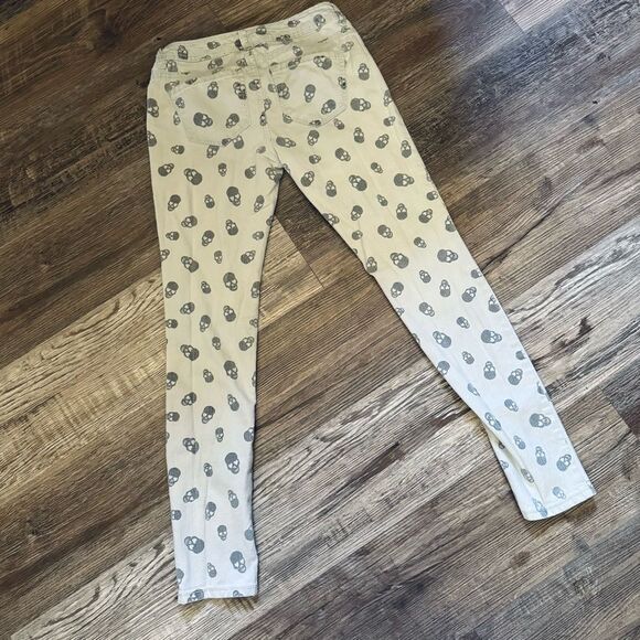 No Boundaries Gray & Black Skull Print Skinny Jeans Size 3 - Picture 3 of 7